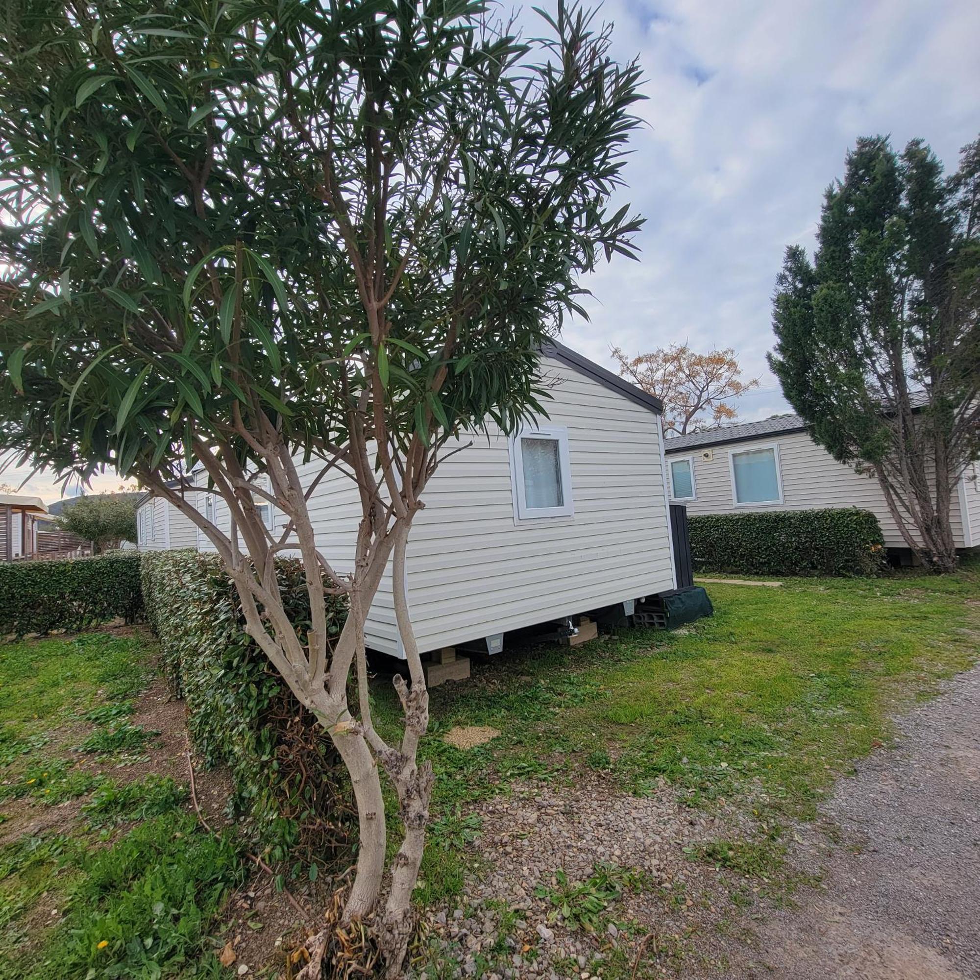Mobilhome Au Camping Les Salins De La Gardiole Ex Camping Europe Vic-la-Gardiole Exterior foto